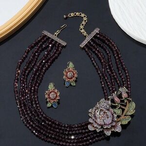 Elegant Floral Beaded Necklace no earrings